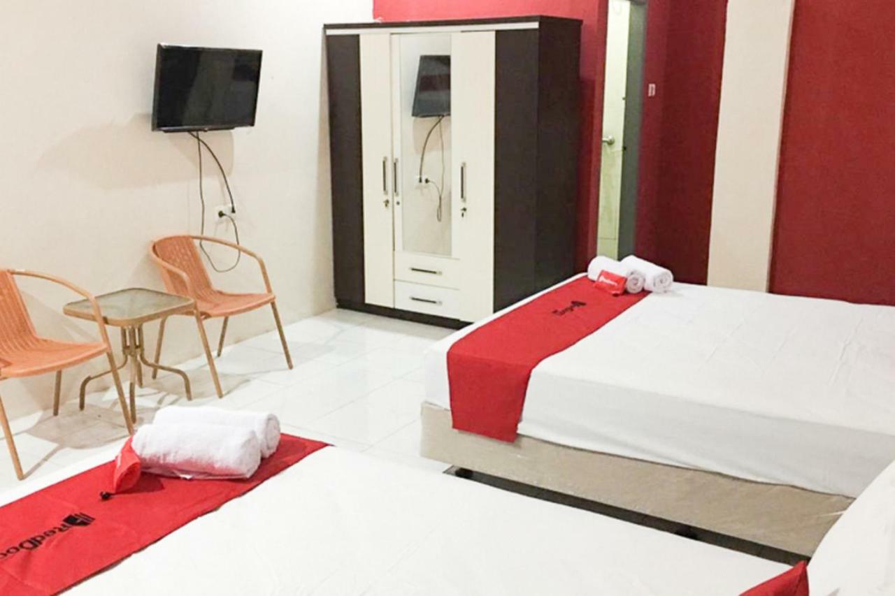Hotel Reddoorz @ Simpang Lima Jupiter Sorong Exterior foto